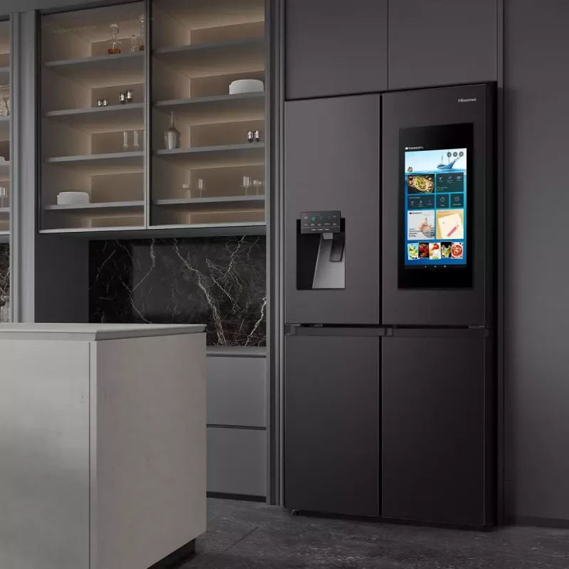 Hisense RQ760N4IFE combinado multiportas, de instalação livre, frigorífico 345 l, congelador 232 l, dispensador de água/gelo, 178,5 cm, classe energética E, preto