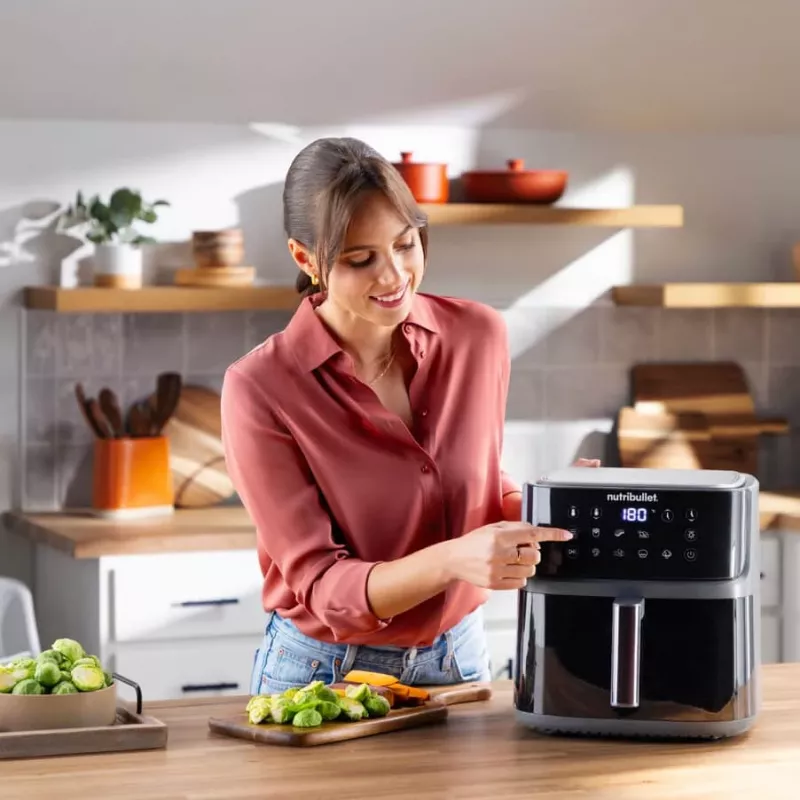 Fritadeira de ar quente NutriBullet CrispLite Vision Single 8 L de bancada 2000 W preta