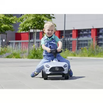 Carro de escorregar Simba-Dickie BIG Mercedes-AMG GT em prateado/preto – veículo de empurrar/pedalar para criança