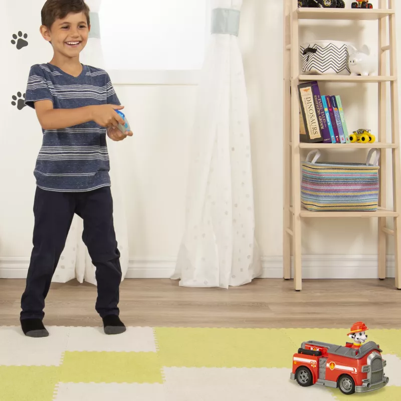 PAW Patrol, Marshall carro de bombeiros telecomandado com direção de 2 vias, para crianças a partir dos 3 anos