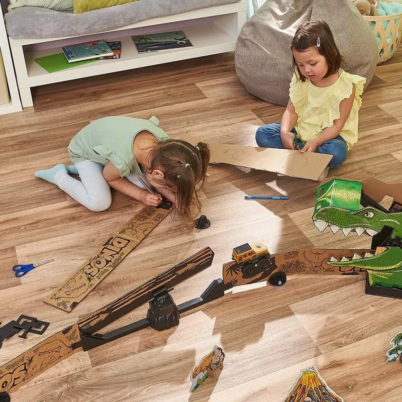 Conjunto de pista de corrida de brinquedo VTech Car-Board Racers Dino Adventure, pista