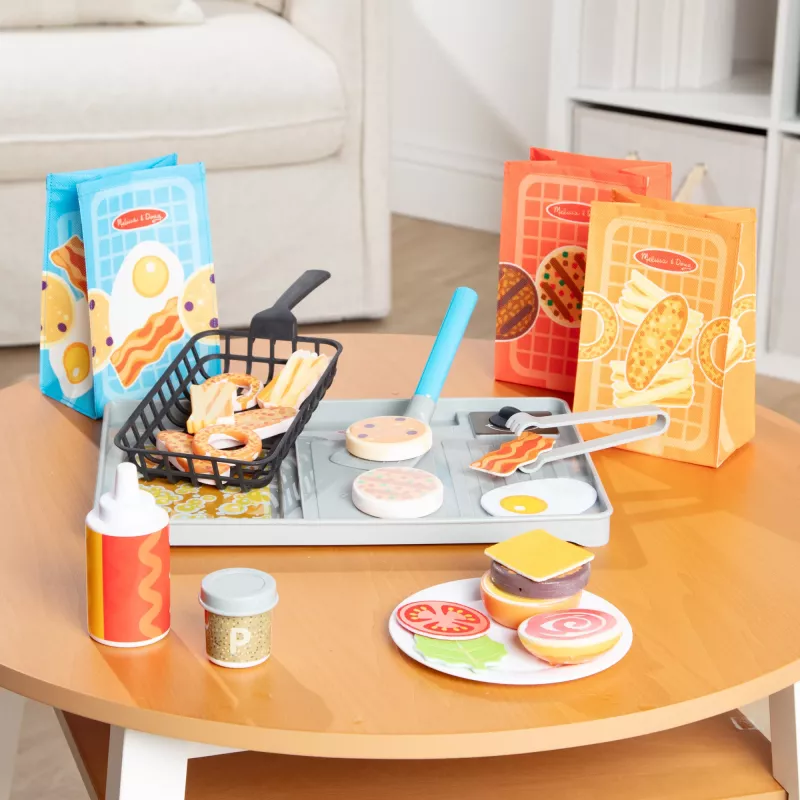 Melissa & Doug Flip & Fry conjunto de grelhar com alimentos de brincar com mudança de cor Water WOW!, brinquedo pré-escolar a partir dos 3 anos