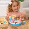 Melissa & Doug Bolo de festa de aniversário – alimentos de brincar em madeira com decorações de mistura e 7 velas