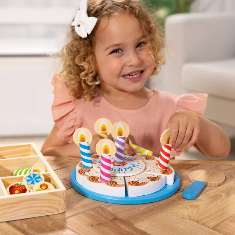 Melissa & Doug Bolo de festa de aniversário – alimentos de brincar em madeira com decorações de mistura e 7 velas