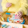 Melissa & Doug Bolo de festa de aniversário – alimentos de brincar em madeira com decorações de mistura e 7 velas