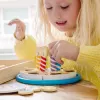 Melissa & Doug Bolo de festa de aniversário – alimentos de brincar em madeira com decorações de mistura e 7 velas