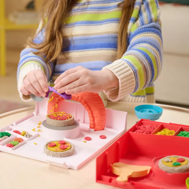 Kinetic Sand, conjunto de brincar SquishPizza forno de pizza que cresce, presentes criativos de Páscoa, inclui 1 lb de areia de brincar moldável & 5 ferramentas, artesanato de alimentos de brincar brinquedo para crianças