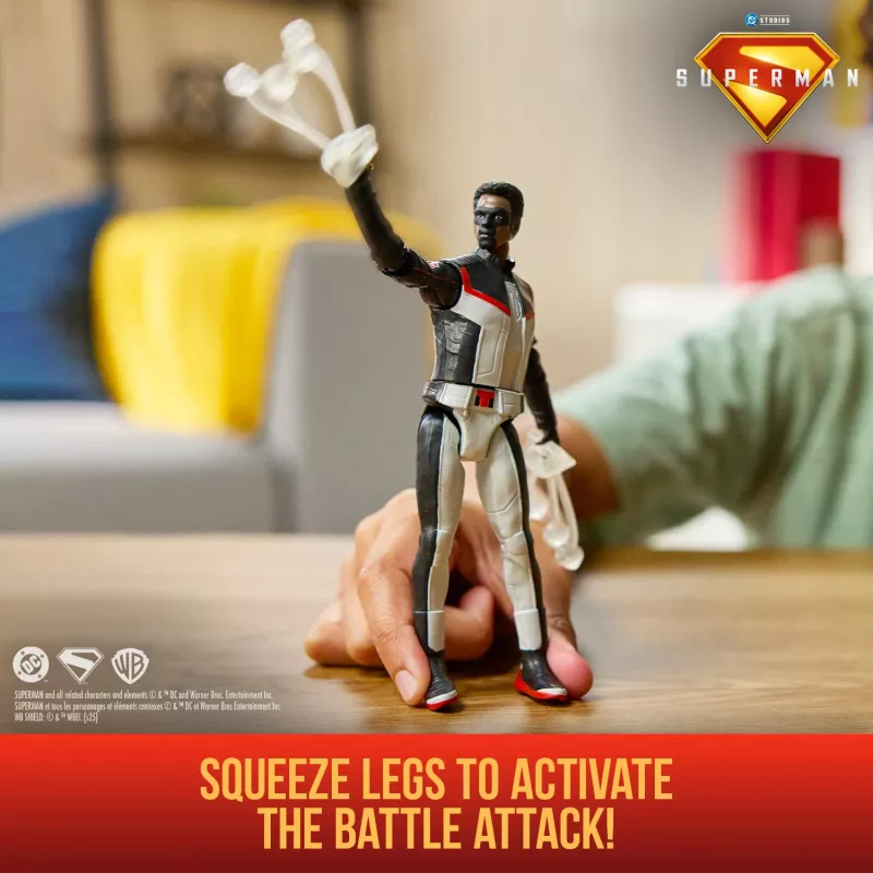 DC Comics, SUPERMAN, Mr. Terrific, Figura de ação Epic Strike, 15 cm de altura, design autêntico do filme, inclui 2 acessórios, brinquedo para rapazes e raparigas a partir dos 4 anos