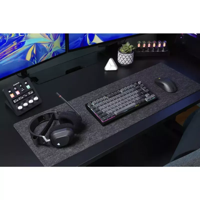 Teclado mecânico de gaming Corsair K65 PLUS WIRELESS RGB Wireless USB preto