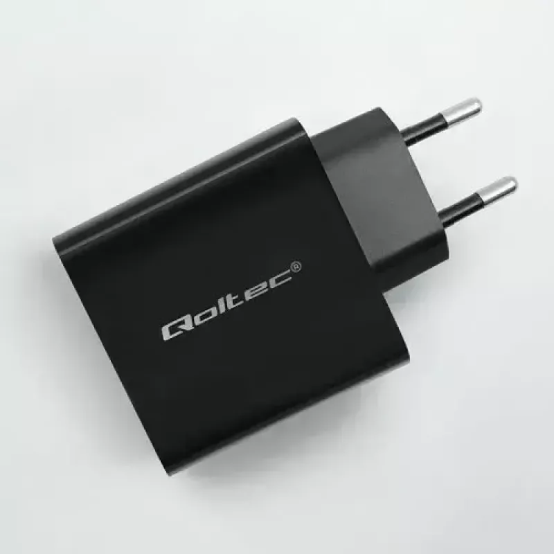 Carregador Qoltec 52378 interior carregador rápido AC 3A USB Type-C preto