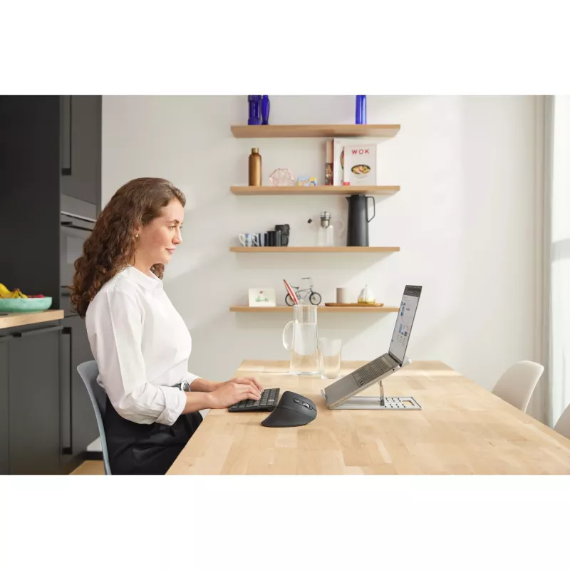 Kensington SmartFit Easy Riser Go – suporte ergonómico ajustável para portátil e base de arrefecimento para portáteis até 17 polegadas