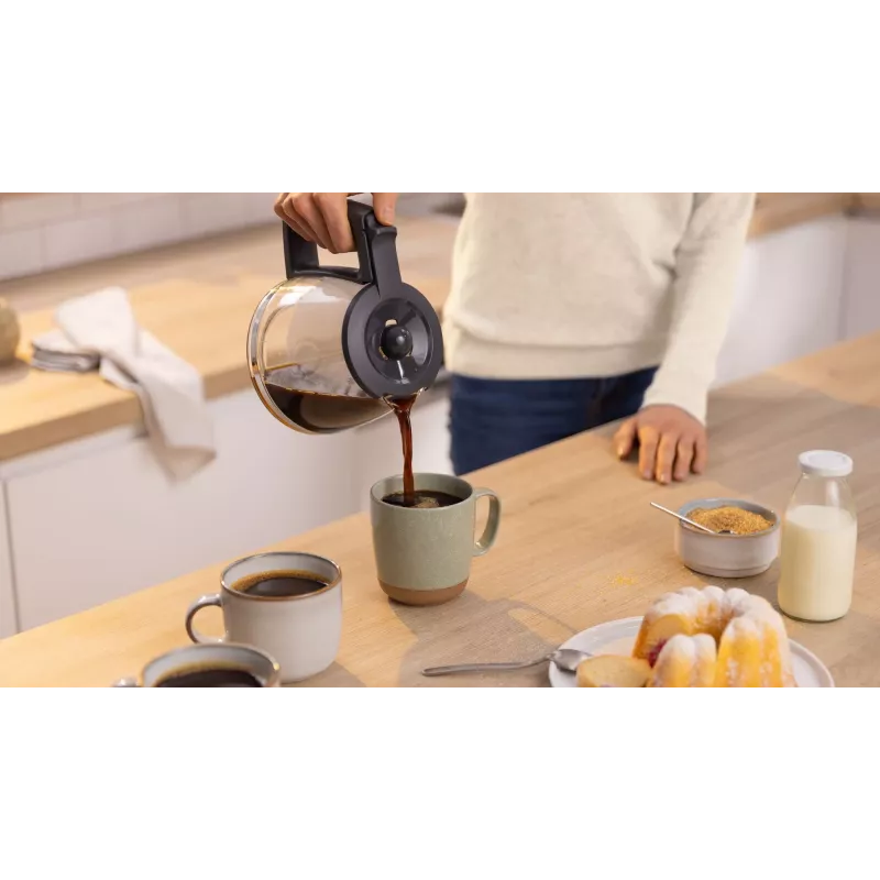 Máquina de café de filtro Bosch TKA3M134 — depósito de água de 1,4 l, capacidade para 15 chávenas, vermelha