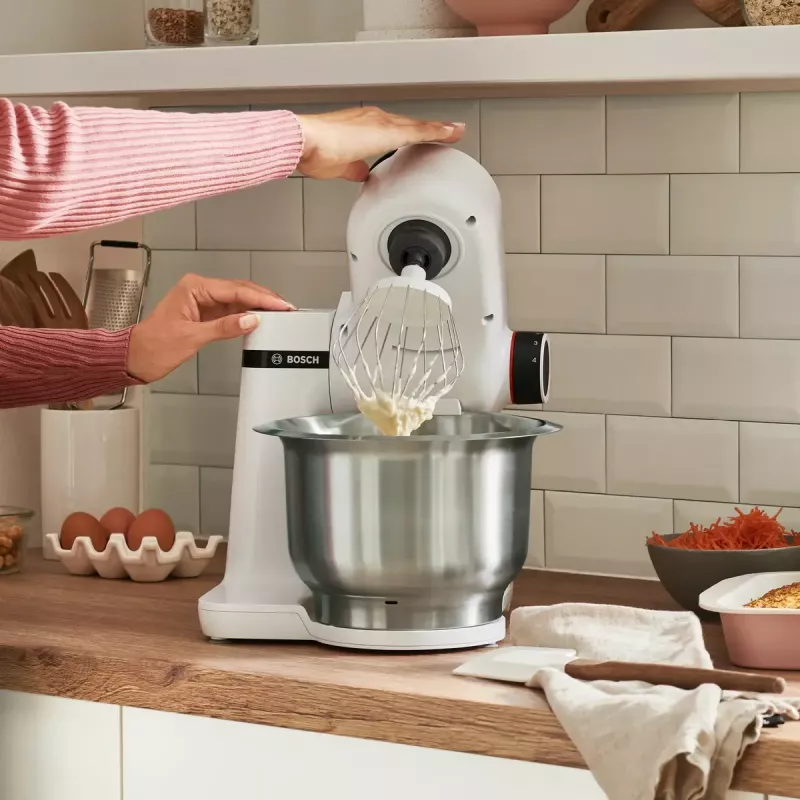 Robot de cozinha Bosch Serie 2 MUMS2EW00 — motor de 700 W, taça de aço inoxidável de 3,8 L, branco