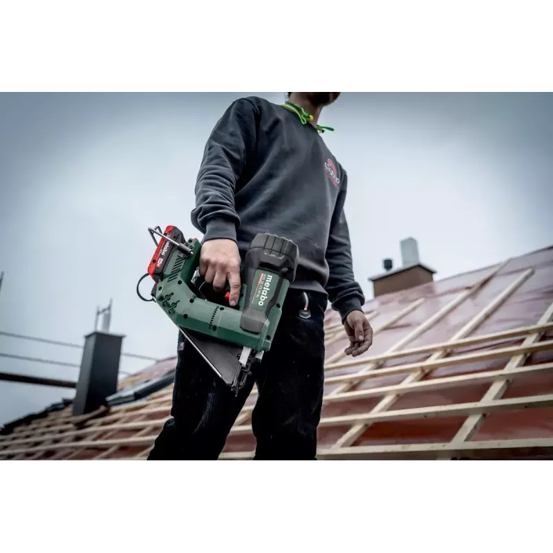 Agrampadora Metabo NFR 18 LTX 90 BL bateria 4 Ah 550 disparos/min