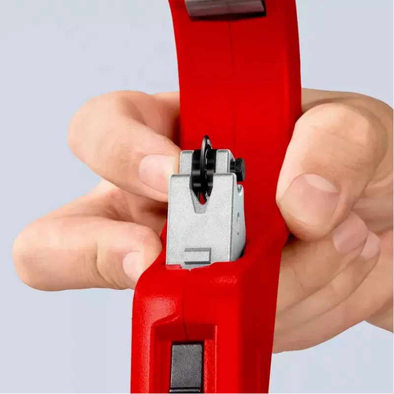 Corta-tubos Knipex 90 31 03 BK adequado para latão, cobre, aço