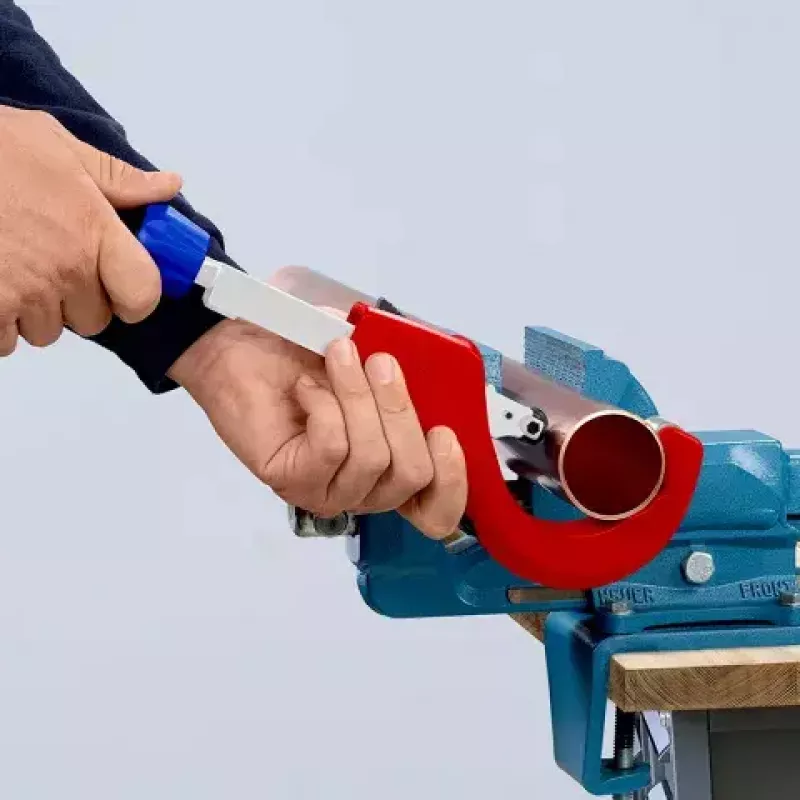 Corta-tubos Knipex 90 31 03 BK adequado para latão, cobre, aço