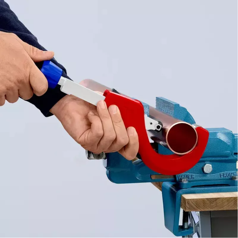 Corta-tubos Knipex 90 31 03 BK adequado para latão, cobre, aço