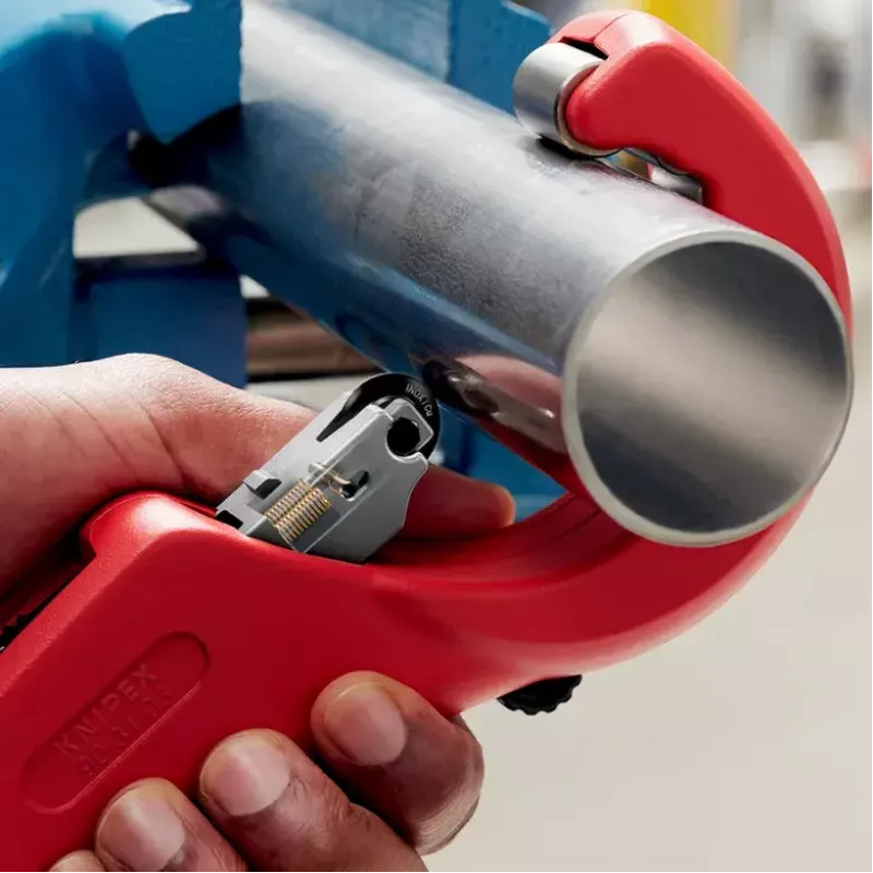Corta-tubos Knipex 90 31 03 BK adequado para latão, cobre, aço