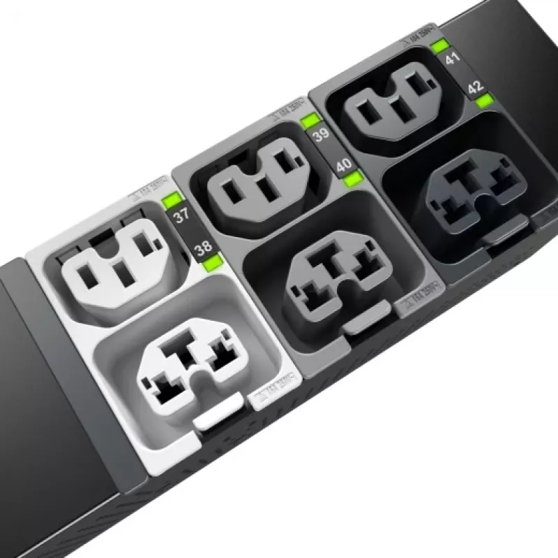 APC NetShelter Rack PDU Advanced, Metered, trifásico, 11 kW 400 V 16 A ou 11,5 kW 415 V 20 A, 42 saídas, IEC309