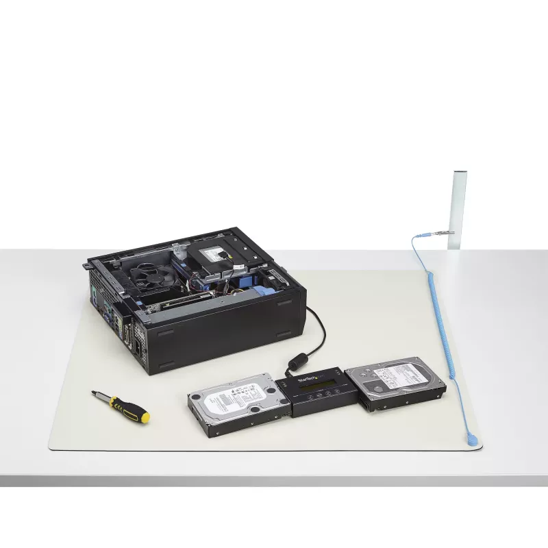 StarTech.com Tapete Antiestático, Tapete ESD para Reparação de Eletrónica, Tapete Antiestático de Mesa/Secretária com Cabo de Terra Removível, ANSI/ESD S 4.1, Base de Trabalho/Tapete Termoplástico Flexível, 28x46cm (11x18 polegadas)