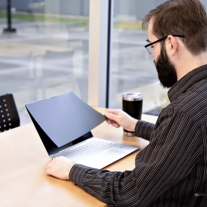 StarTech.com película de privacidade Flip-Over 13,5