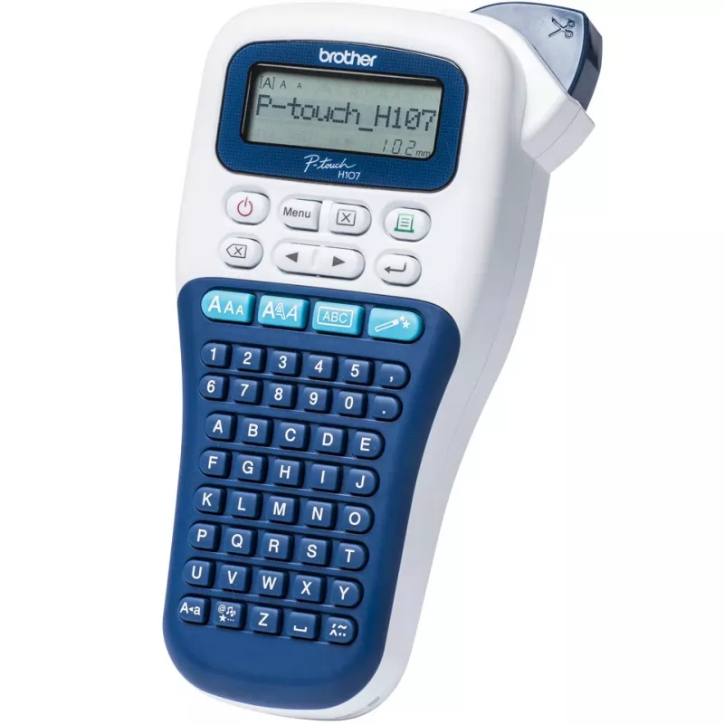 Impressora de etiquetas Brother PT-H107B — Transferência térmica, 180×180 DPI, 20 mm/s, fitas TZe 3,5/6/9/12 mm, LCD, pilha AAA