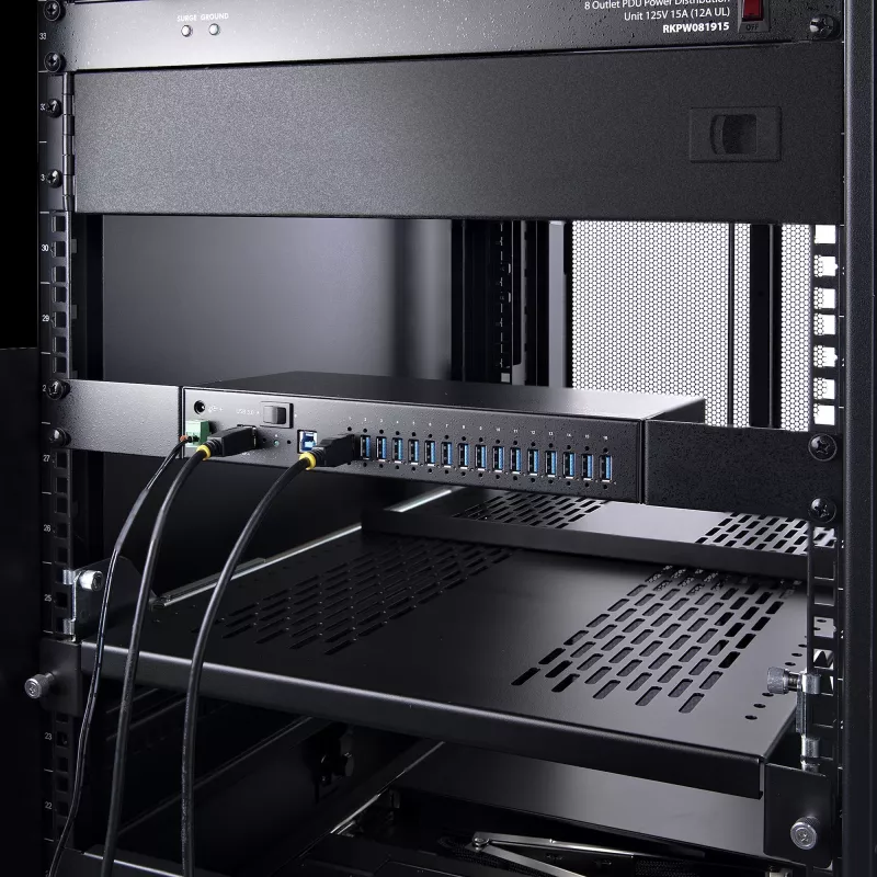 Hub USB 3.0 industrial de 16 portas StarTech.com 5Gbps, metal, montagem DIN/em superfície/em rack, proteção ESD, alimentação por bloco de terminais, até 120 W de carregamento USB partilhado, hub/switch dual-host