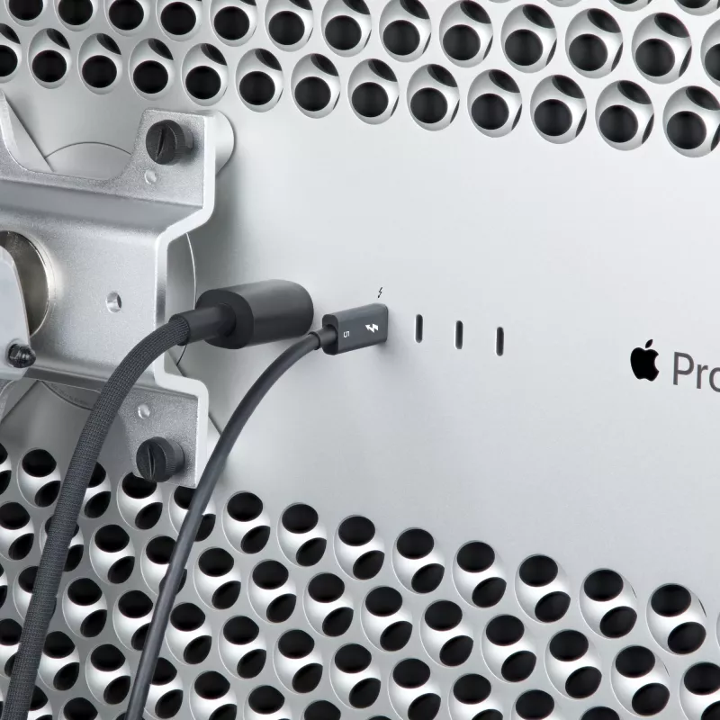 StarTech.com Cabo Thunderbolt 5 de 2.6ft (80cm), 80 Gbit/s/ até 120 Gbit/s, 240 W PD, 8K 60 Hz, cabo Thunderbolt certificado – compatível com Thunderbolt 4/USB4/USB-C