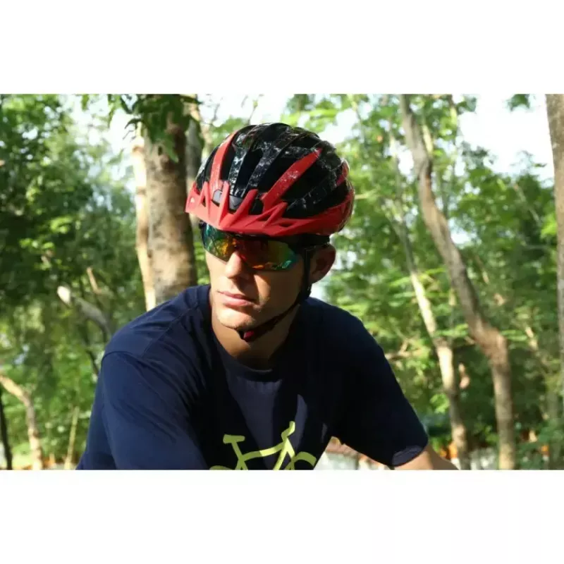 Capacete de proteção Livall MT1 Neo — casco rígido, acabamento brilhante