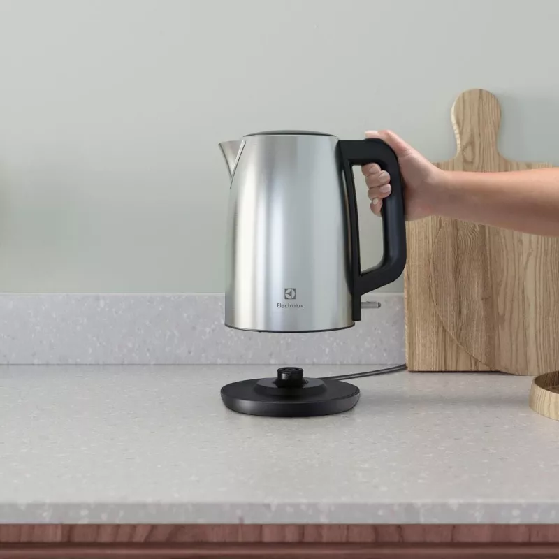 Chaleira elétrica Electrolux E3K1-3ST 1,7 L 2200 W aço inoxidável