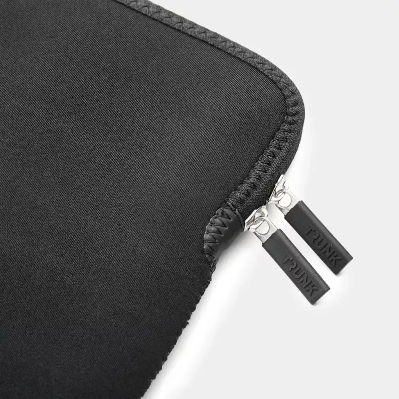 Trunk TR-ALSPRO14-BLK capa de neoprene para MacBook Pro 14" (35,6 cm), preta