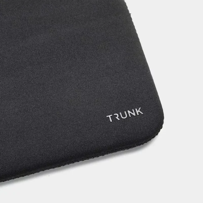 Trunk TR-ALSPRO14-BLK capa de neoprene para MacBook Pro 14" (35,6 cm), preta