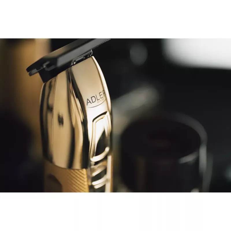 Aparador de barba Adler AD 2836G pilha 0,9 6 mm dourado