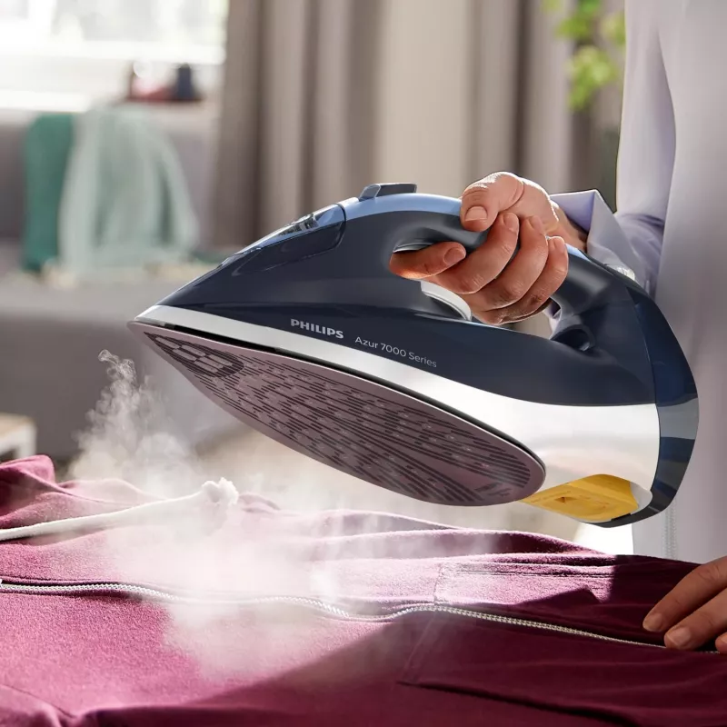 Ferro de engomar a vapor e a seco Philips DST7030/20 — 2800 W, depósito 0,3 l, vapor contínuo 50 g/min, golpe de vapor 250 g/min, base SteamGlide Plus