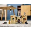 Conjunto LEGO Harry Potter Hogwarts Primeira Aula de Voo 76395 com minifiguras de Harry e Draco