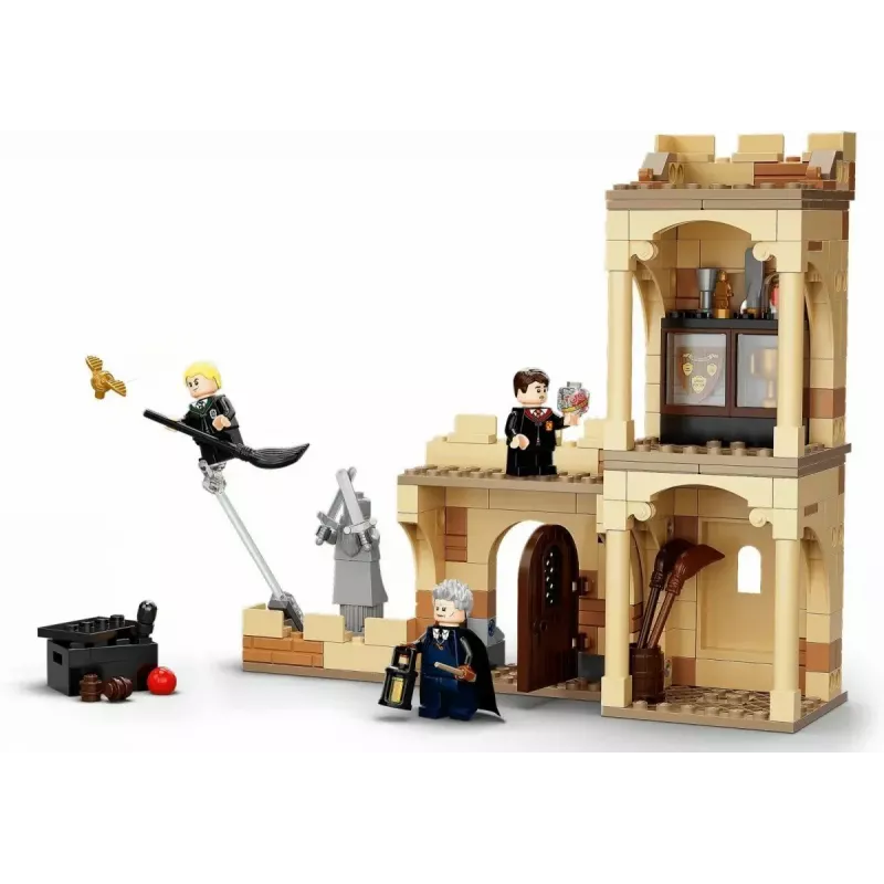Conjunto LEGO Harry Potter Hogwarts Primeira Aula de Voo 76395 com minifiguras de Harry e Draco