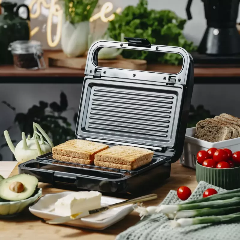 Sanduicheira 2-em-1 Adler AD 3070b — 850 W, 2 placas, preto