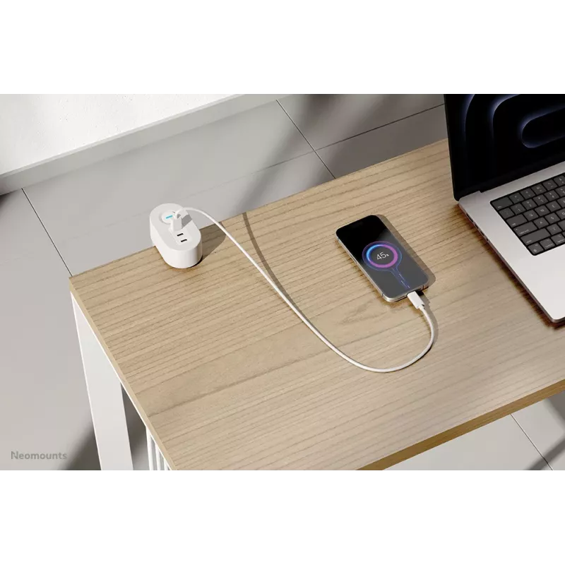 Neomounts DS22-840WH6 Tomada de secretária com grampo e ligações USB-C e USB-A – carregamento rápido