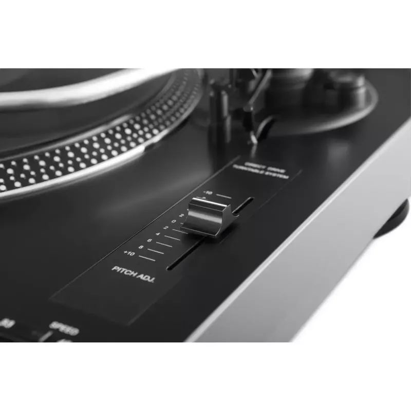 Gira-discos de acionamento direto TechniSat TechniPlayer LP 300