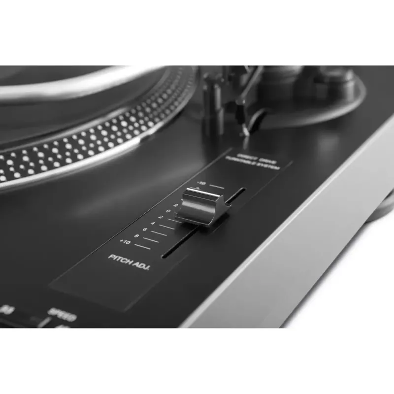 Gira-discos de acionamento direto TechniSat TechniPlayer LP 300