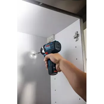 Bosch GDR 12V-105 Professional 06019A6977 chave de impacto sem fios, 2 baterias de iões de lítio de 2,0 Ah, mala, azul/preta