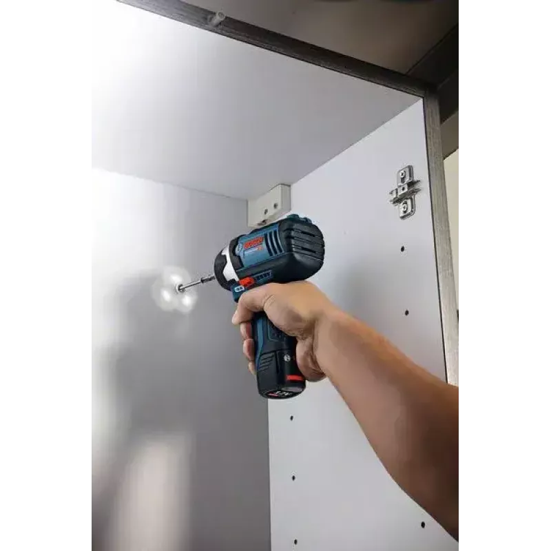 Bosch GDR 12V-105 Professional 06019A6977 chave de impacto sem fios, 2 baterias de iões de lítio de 2,0 Ah, mala, azul/preta
