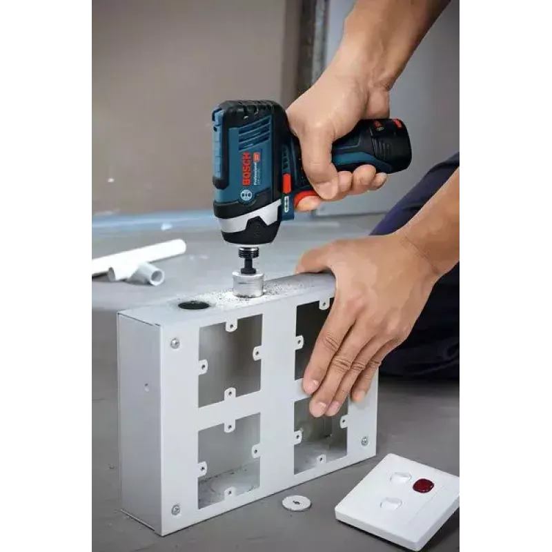 Bosch GDR 12V-105 Professional 06019A6977 chave de impacto sem fios, 2 baterias de iões de lítio de 2,0 Ah, mala, azul/preta
