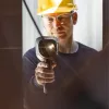 Câmara termográfica Flir Systems E8-PRO — 320×240 px, NETD 40 mK, IFOV 1,8 mRad, ecrã de 3,5 polegadas, caixa metálica, preto