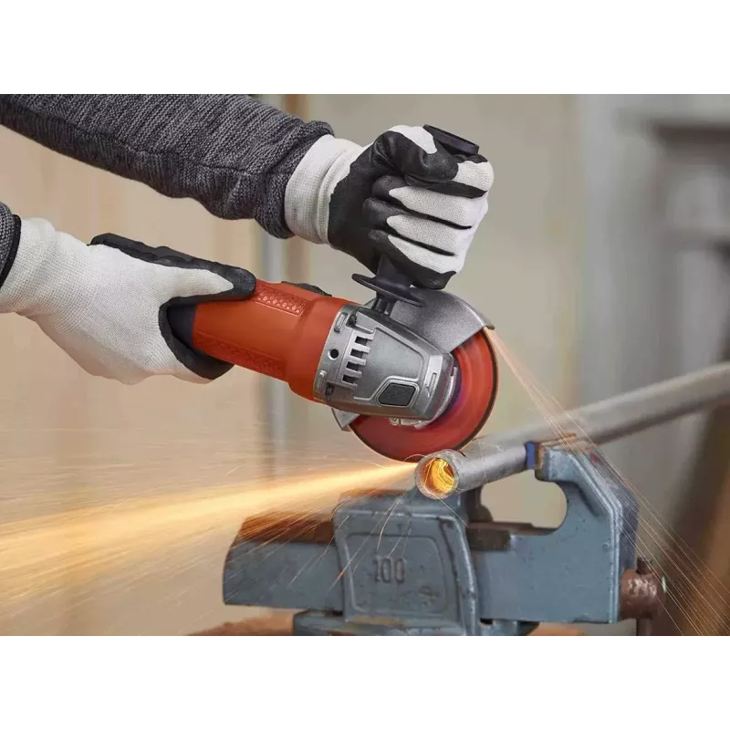 Rebarbadora Black & Decker BEG110-QS