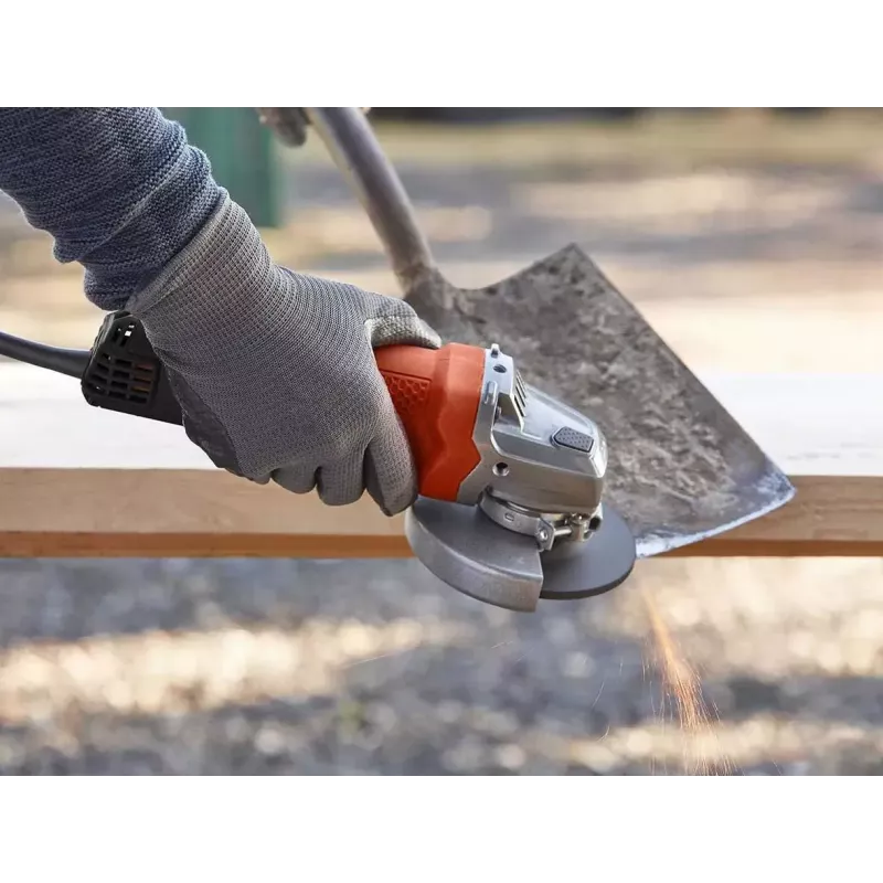 Rebarbadora Black & Decker BEG110-QS