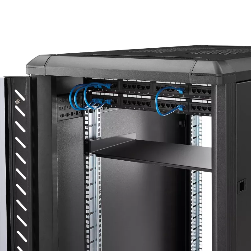 StarTech.com prateleira fixa de montagem em bastidor de servidor 1U - prateleira universal de braço em consola de aço com 25,4 cm de profundidade para bastidor de equipamento AV/rede de 19 polegadas - robusta - capacidade de carga 20 kg, preto