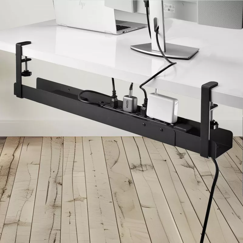 StarTech.com bandeja de gestão de cabos sob a mesa, organizador de cabos ajustável em comprimento, montagem por aperto, sem necessidade de perfurar, suporte para réguas de tomadas, preto