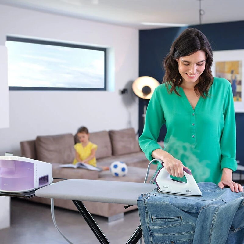 Braun IS3155VI 2400 W 2 L base EloxalPlus violeta, branco