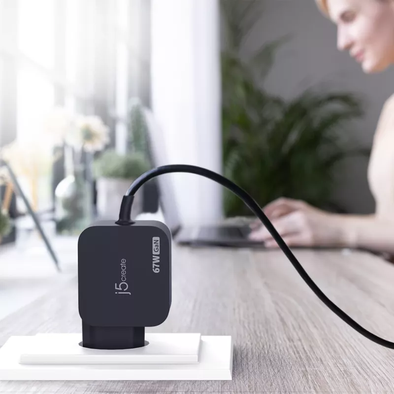j5create JUP1565DCE3A-EN carregador mini GaN PD USB-C® 67W com 3 tipos de fichas DC - UE